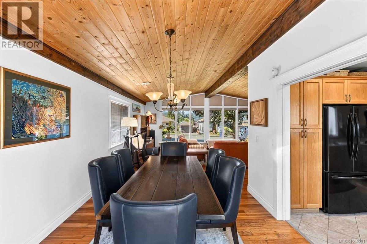 2955 15th Ave - Image 9