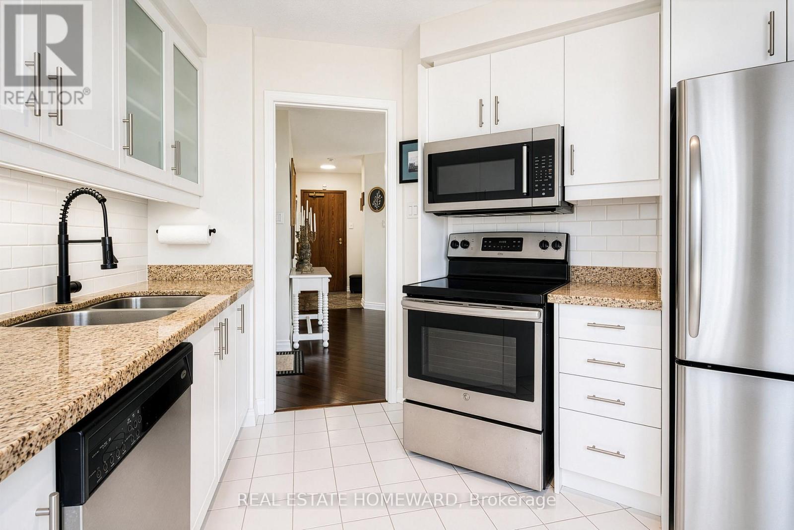 Photo of 1610 - 2285 LAKE SHORE BOULEVARD W