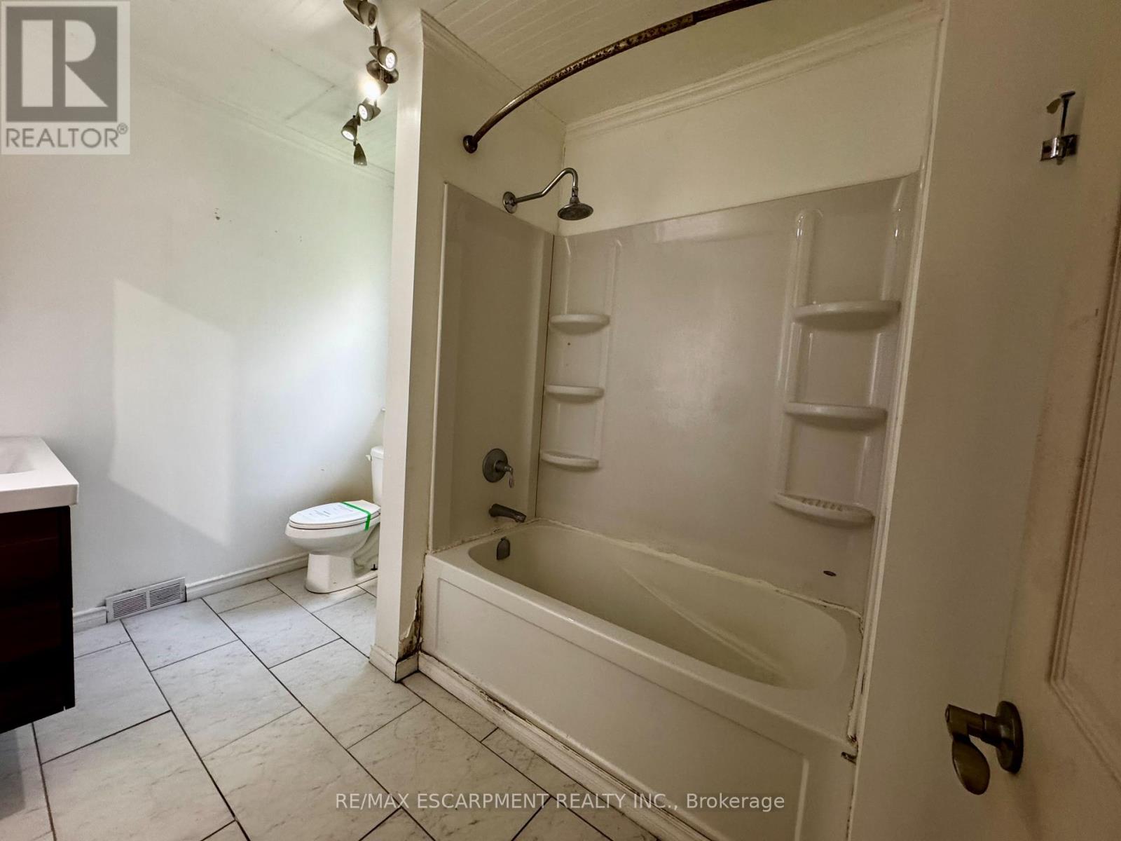 89 LINCOLN AVENUE - Image 8