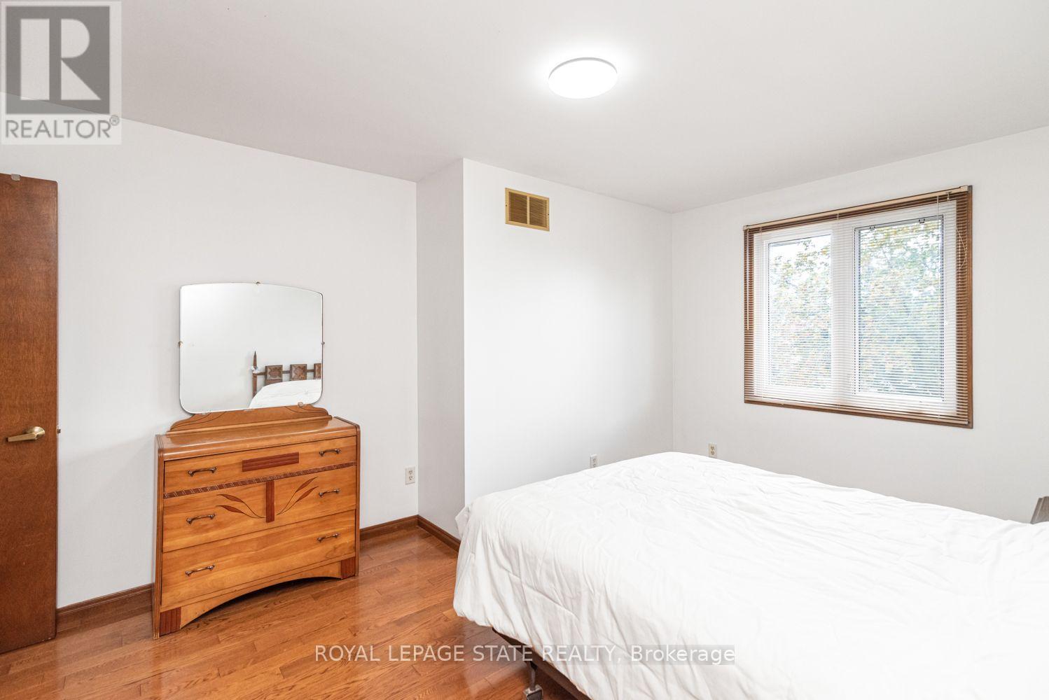 311 HEMLOCK AVENUE - 20