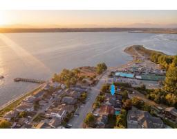3098 Mcbride Avenue, Surrey, BC V4A3H1 Photo 6