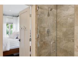3098 Mcbride Avenue, Surrey, BC V4A3H1 Photo 14