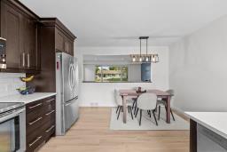 Mud room - 214 Parkville Bay, Winnipeg, MB R2M2J5 Photo 10
