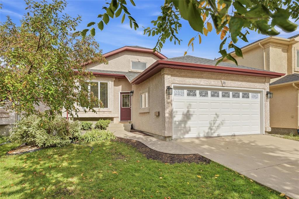 51 Briarlynn Road, Winnipeg, Manitoba, R3T6A3, Winnipeg, Manitoba — photo 1 of 5