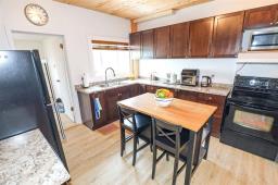 Mud room - 953 William Avenue, Winnipeg, MB R3E0Z7 Photo 7