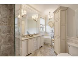 3098 Mcbride Avenue, Surrey, BC V4A3H1 Photo 13