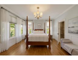 3098 Mcbride Avenue, Surrey, BC V4A3H1 Photo 11