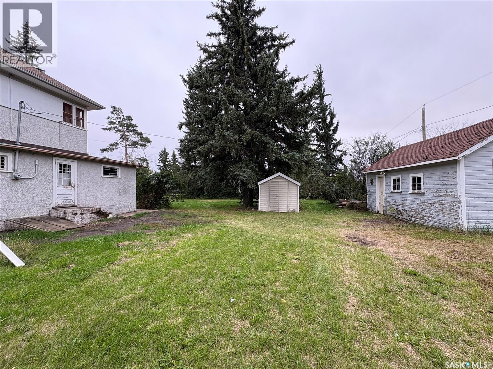 232 Burton STREET, Abernethy — photo 3