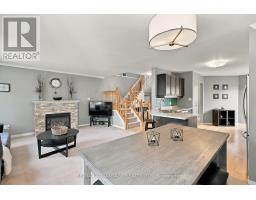 Foyer - 744 Blacksmith Street, London North, ON N6H5R7 Photo 10