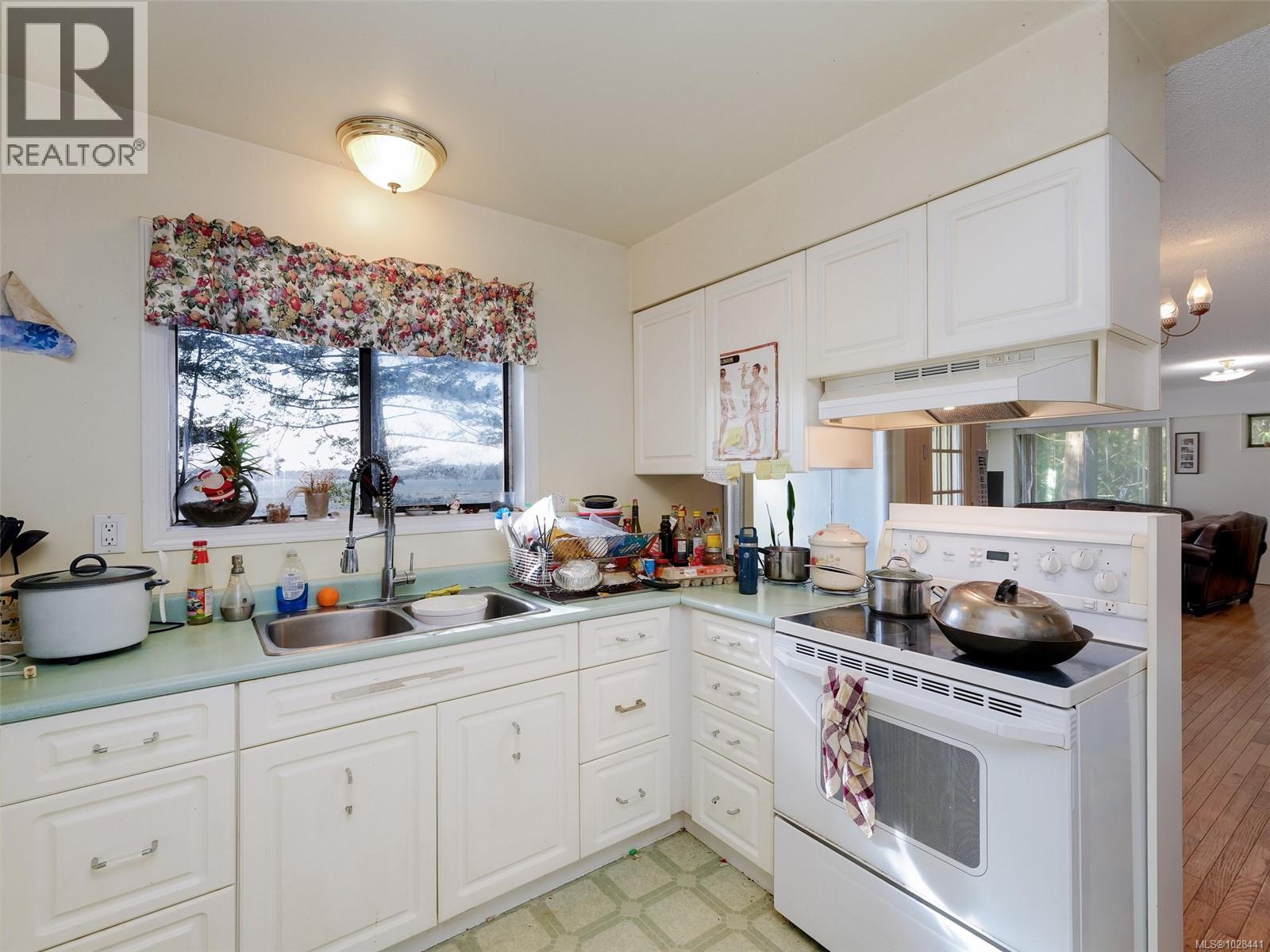 2042 Glenidle Rd - Image 13