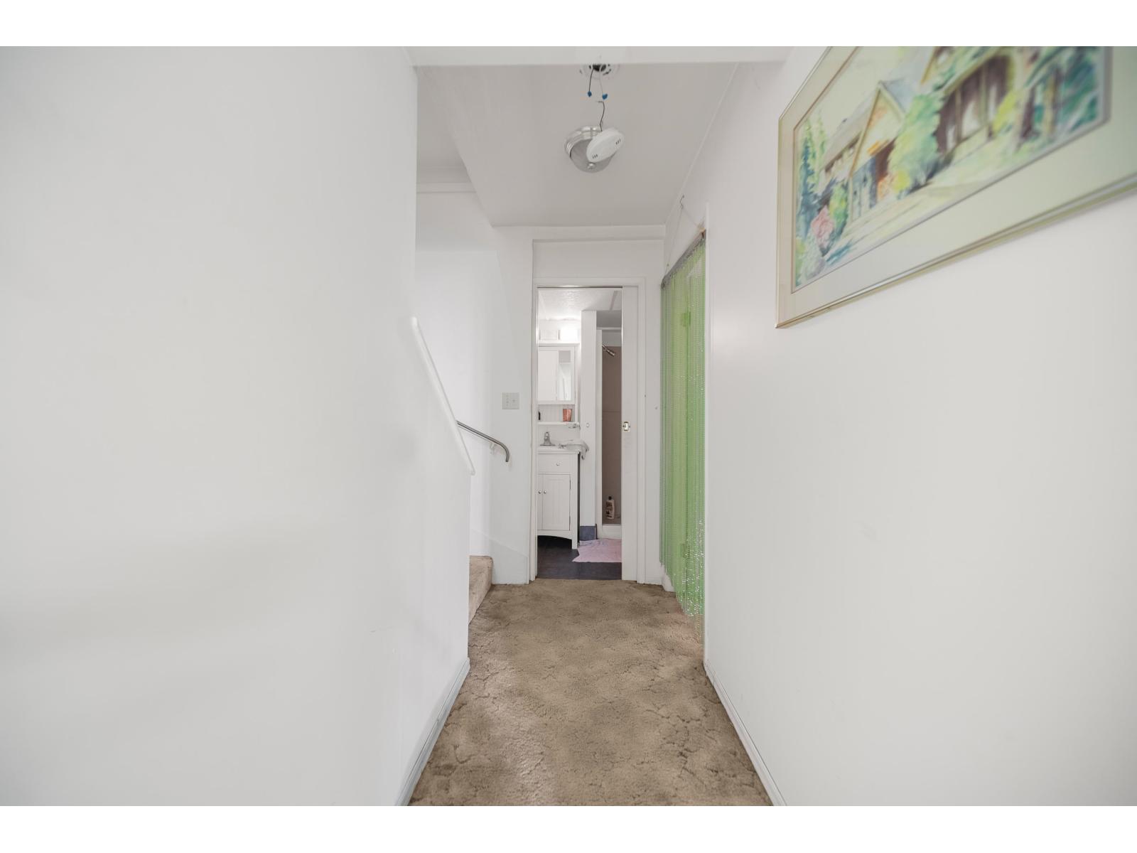 Photo of 5 32858 LANDEAU PLACE 31