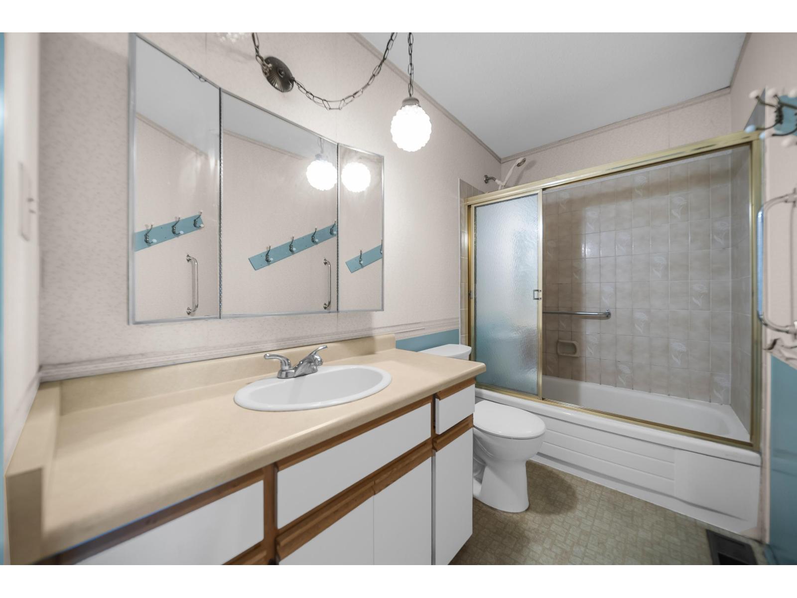Photo of 5 32858 LANDEAU PLACE 28