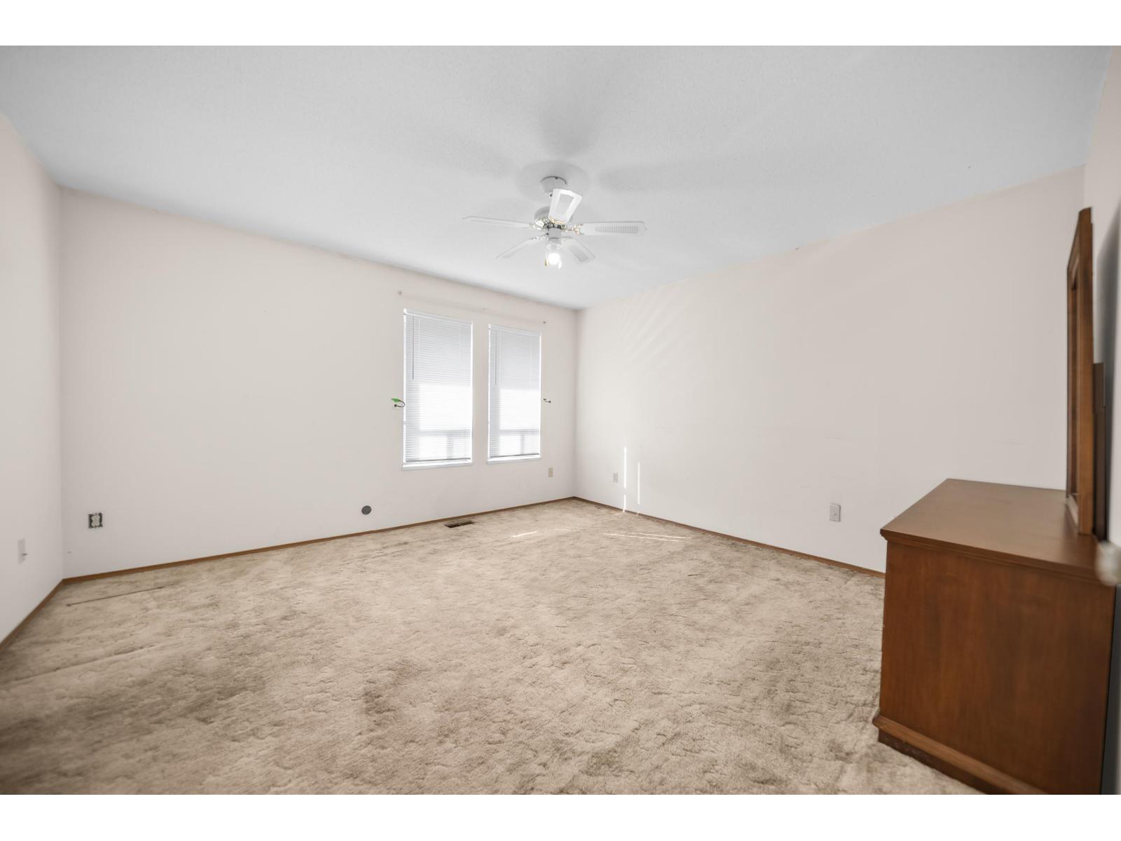 Photo of 5 32858 LANDEAU PLACE 22