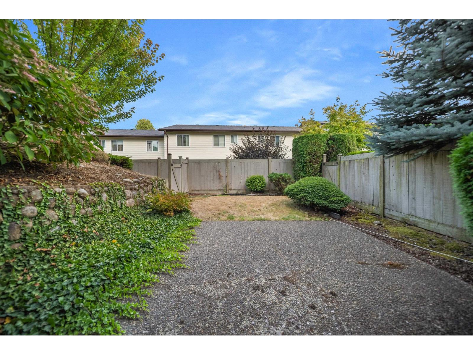 Photo of 5 32858 LANDEAU PLACE 37