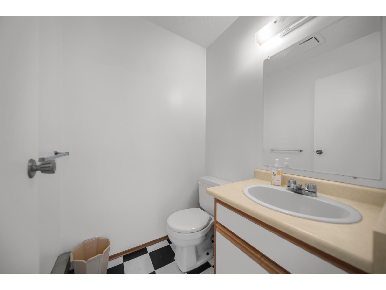 Photo of 5 32858 LANDEAU PLACE 18