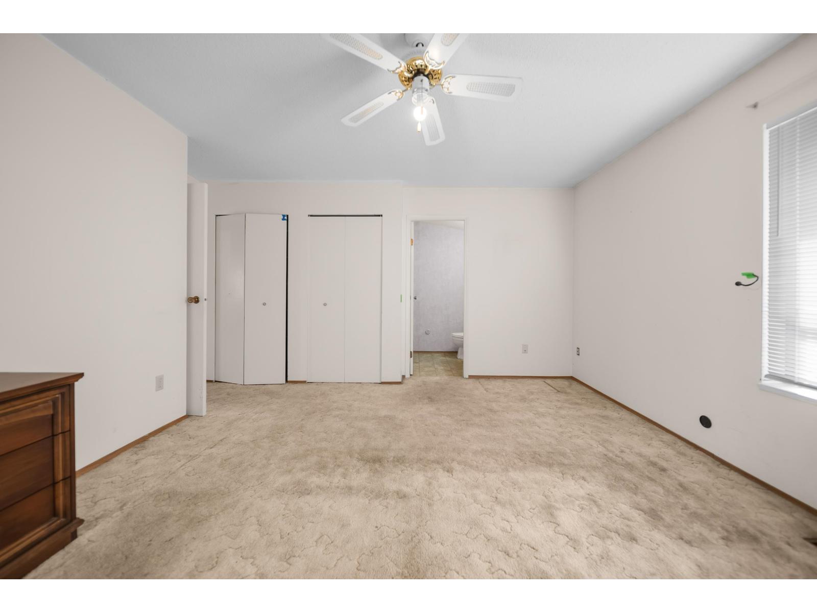 Photo of 5 32858 LANDEAU PLACE 24