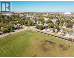 Recreational, Games room - 2021 15 Street, Coaldale, AB T1M1A1 Photo 13