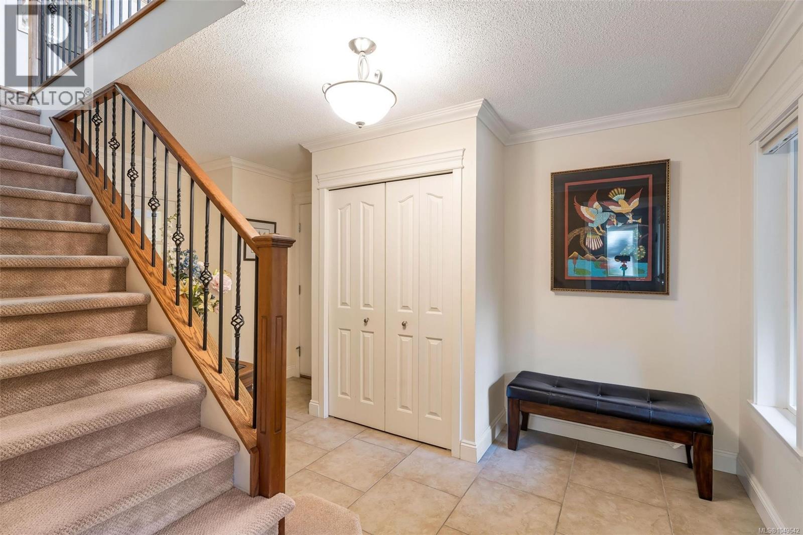 1453 Honeysuckle Pl - 2