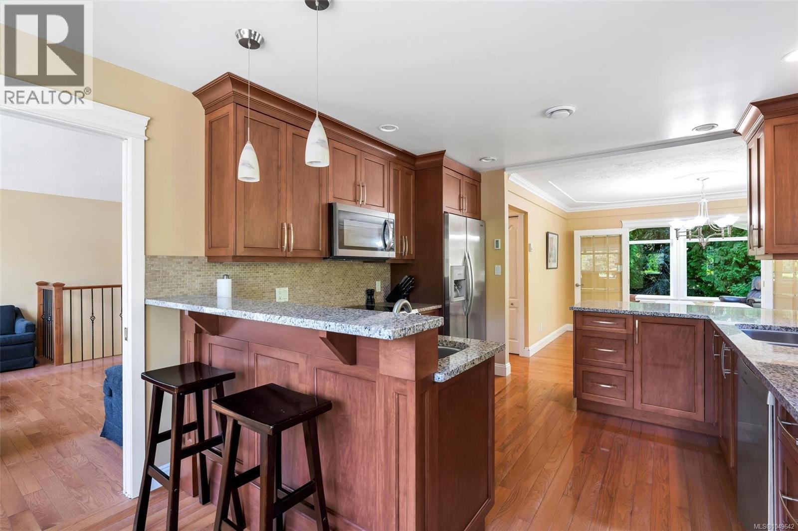 1453 Honeysuckle Pl - 7