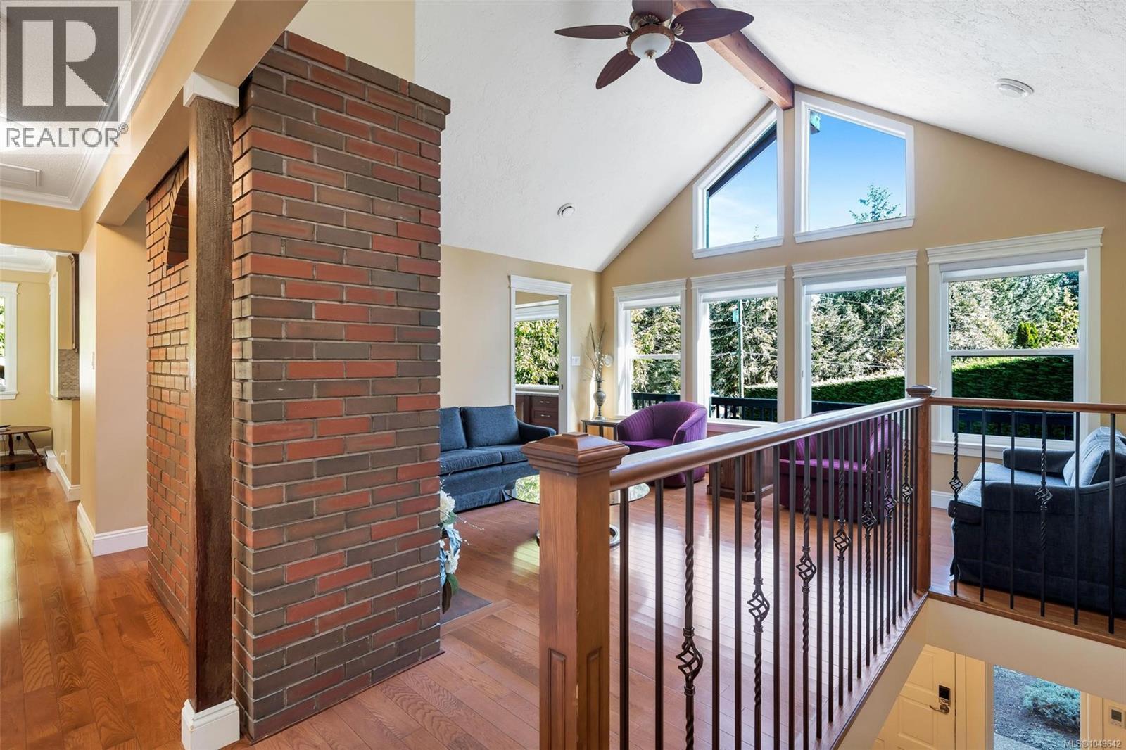 1453 Honeysuckle Pl - 9