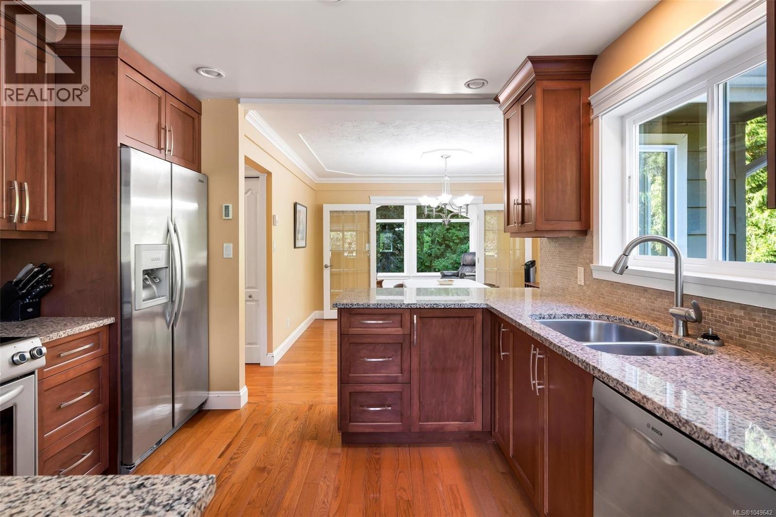 1453 Honeysuckle Pl - 4