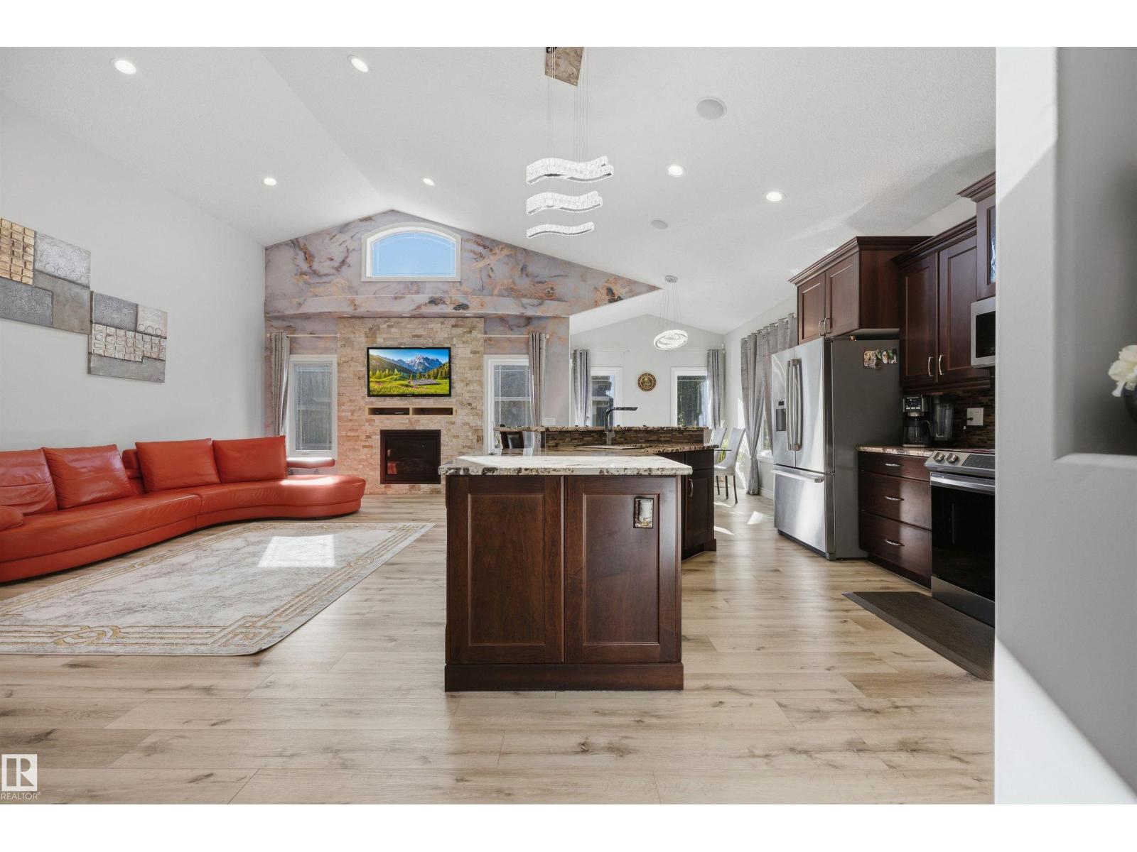 10819 175 AV NW - 3