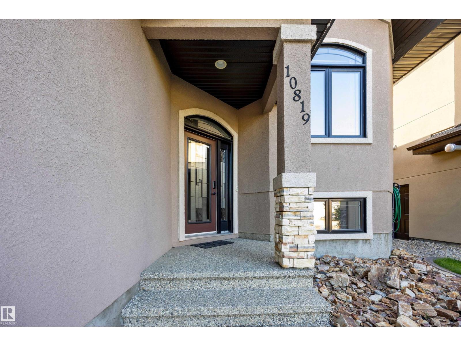 10819 175 AV NW - 8