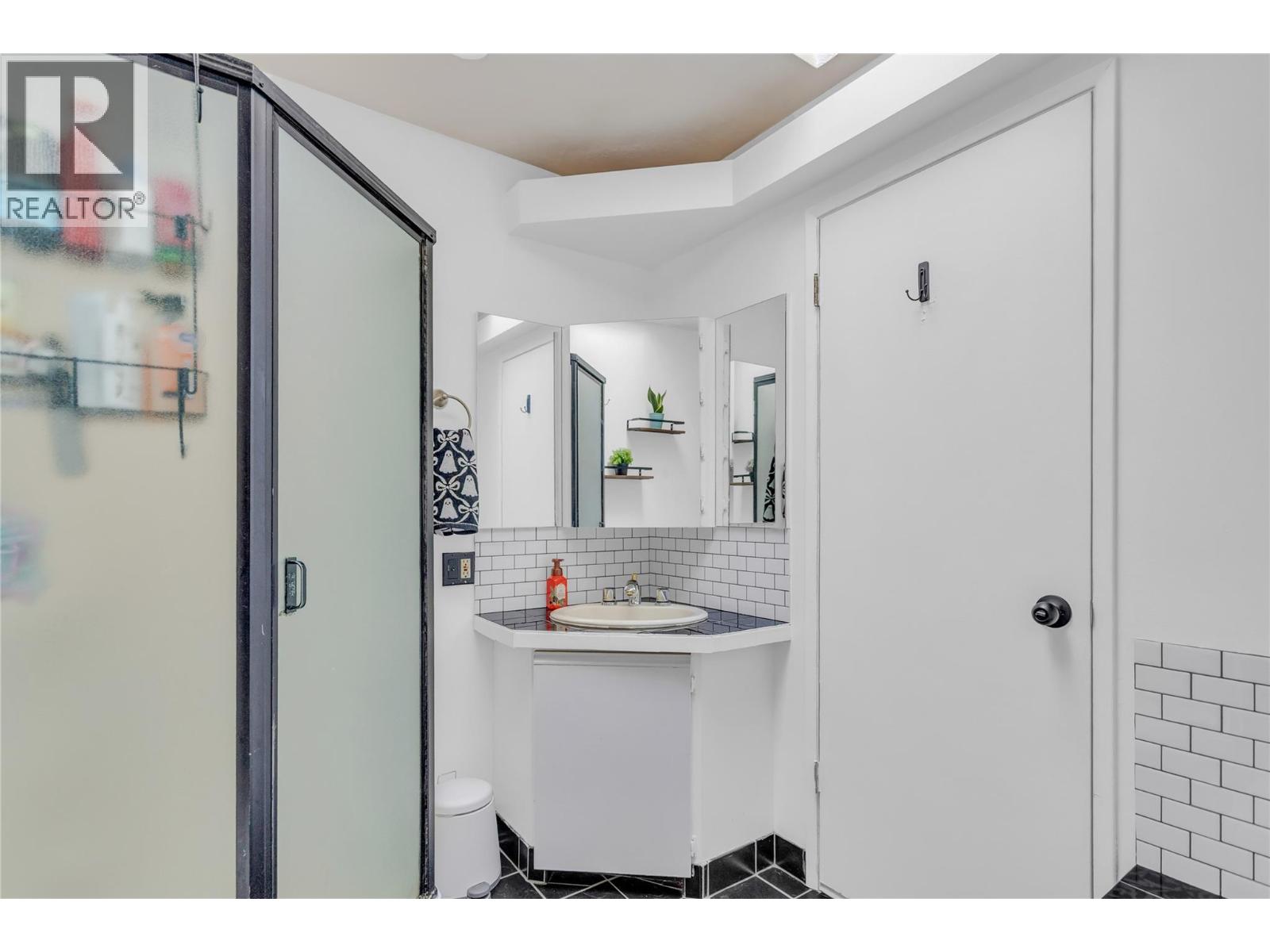 3227 McIver Road - 17