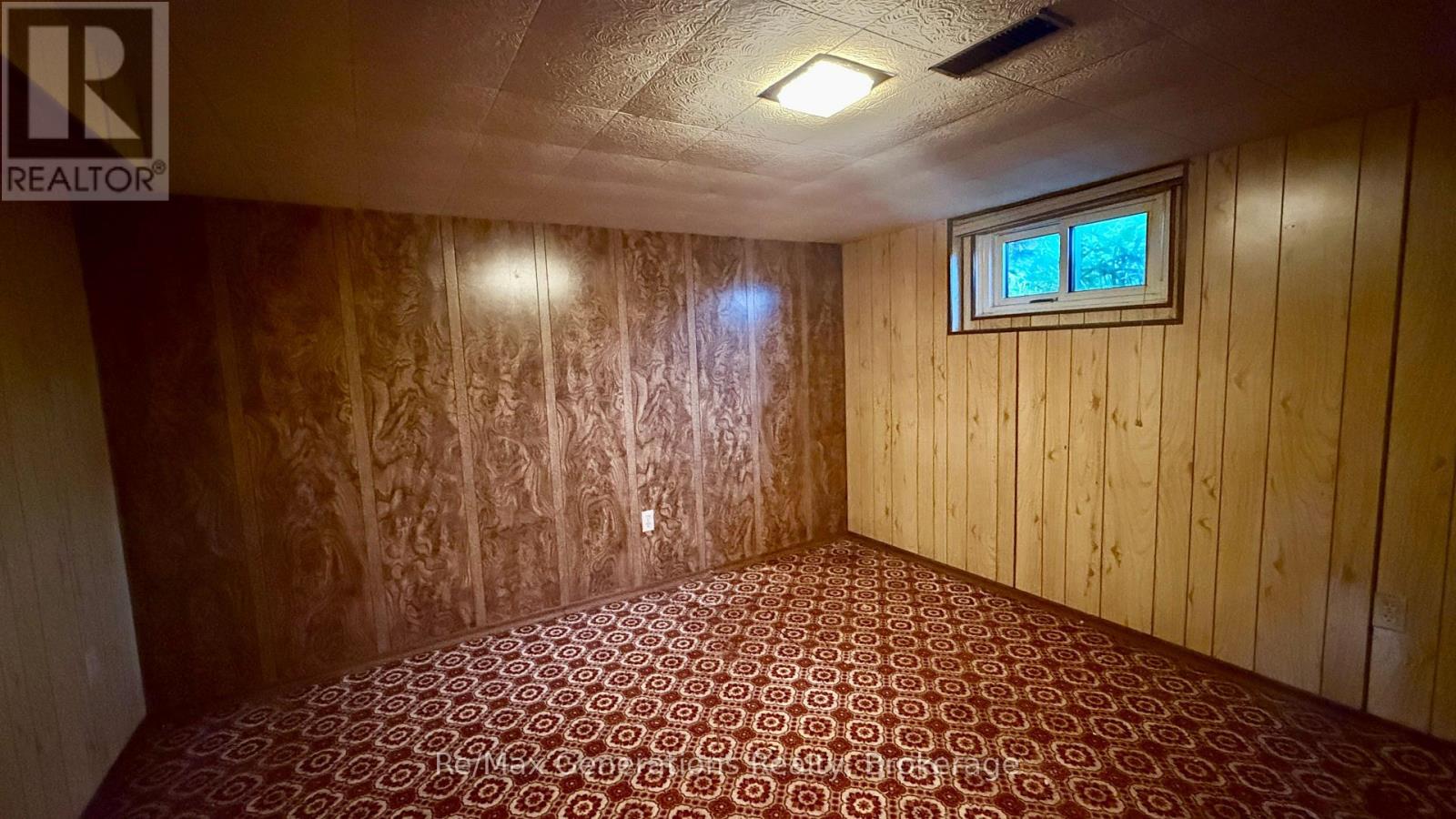1019 FRANCIS STREET W - 8
