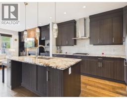 4pc Bathroom - 442 23 Avenue Ne, Calgary, AB T2E1V9 Photo 14