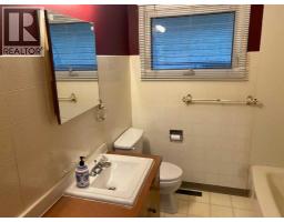Kitchen - 4825 56 Avenue N, Taber, AB T1G1E4 Photo 9