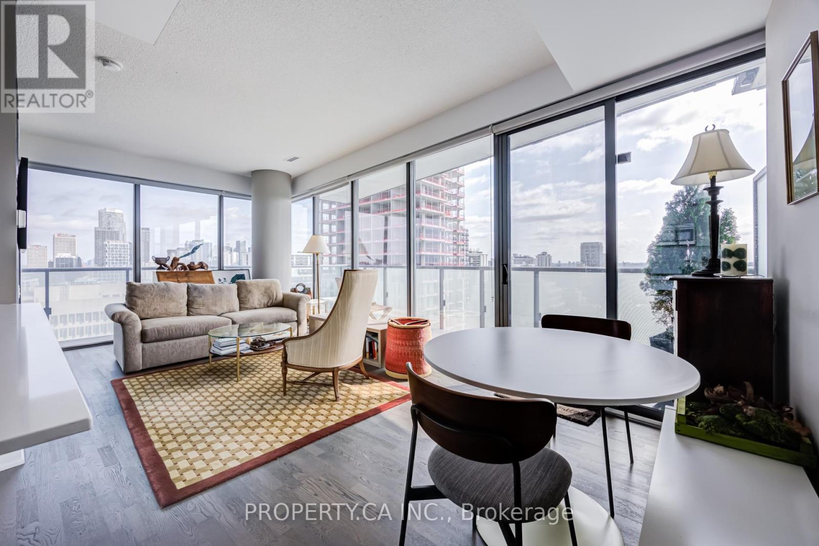 Photo of 1815 Yonge Street