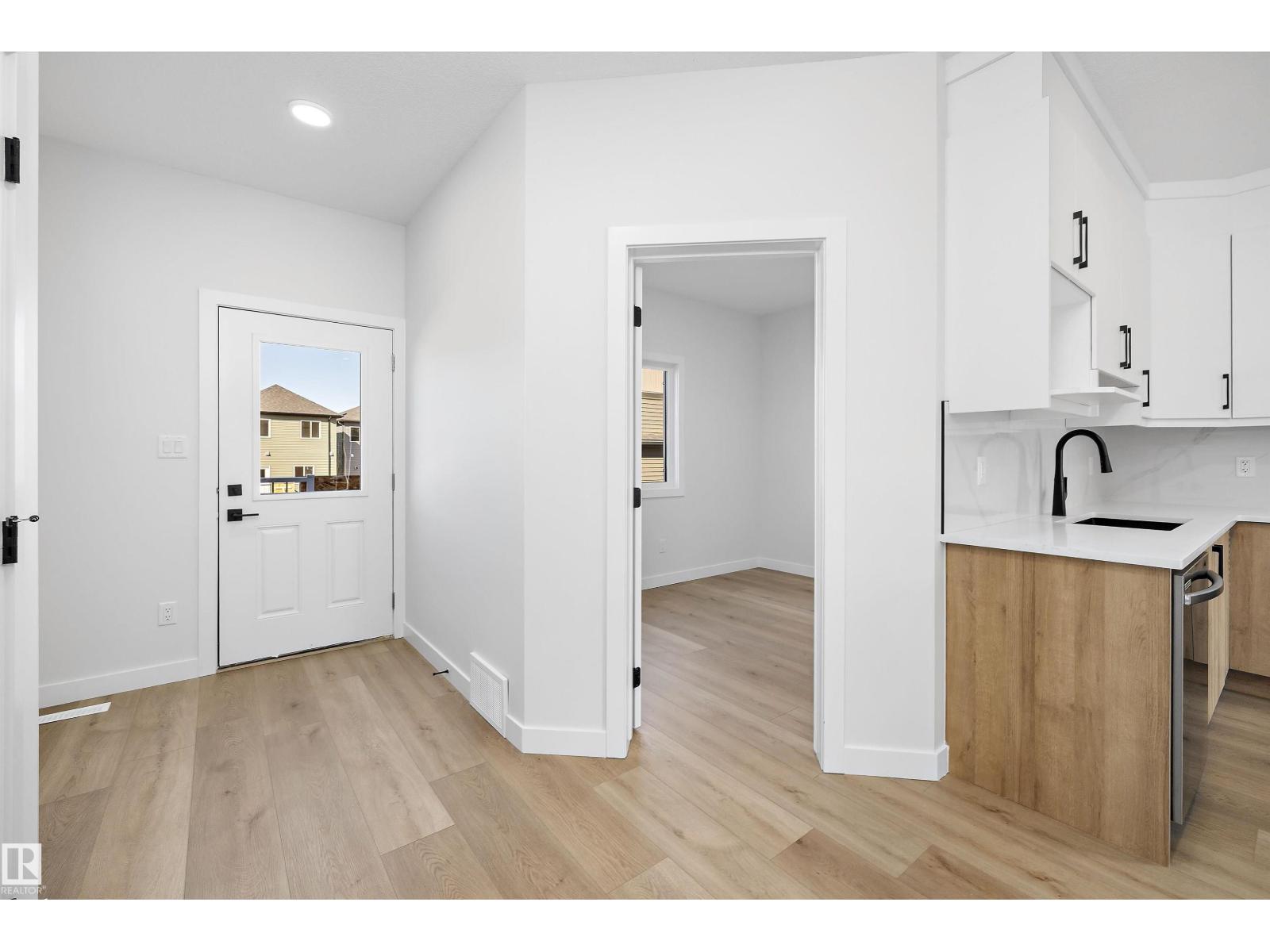Edgemont (Edmonton) - photo 16