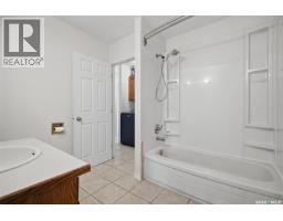 Den - 215 Caldwell Court, Saskatoon, SK S7M5S7 Photo 18