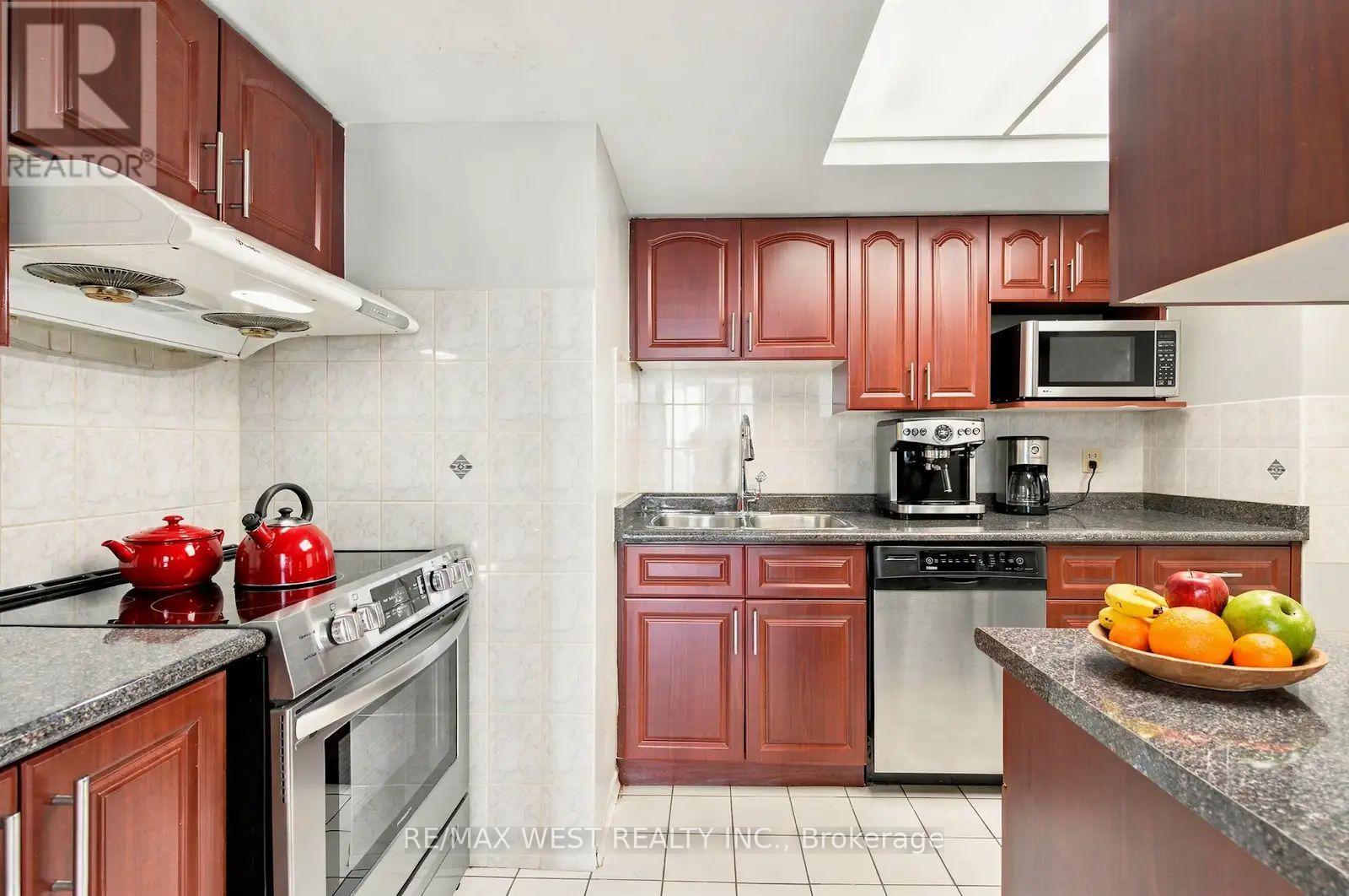 Photo of 907 - 4470 TUCANA COURT
