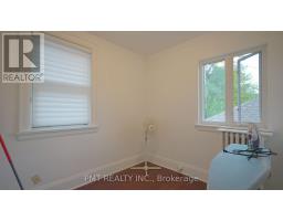 Upper - 2 Larkin Avenue, Toronto, ON M6S1L8 Photo 13