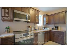 Upper - 2 Larkin Avenue, Toronto, ON M6S1L8 Photo 6