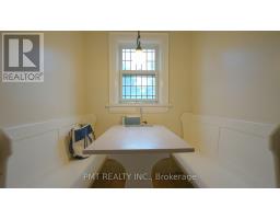 Upper - 2 Larkin Avenue, Toronto, ON M6S1L8 Photo 8