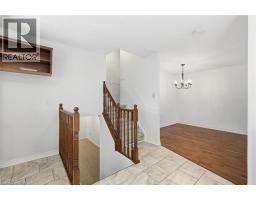 4pc Bathroom - 2 Marston Street, Stoney Creek, ON L8J1G6 Photo 7