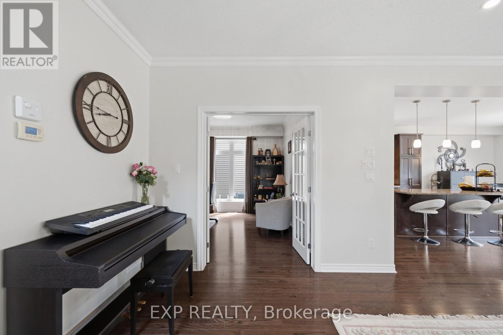 273 GRACEWOOD CRESCENT photo 18