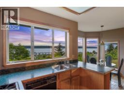Den - 725 Thulin St, Campbell River, BC V9W2L4 Photo 14