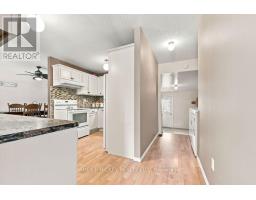 Mud room - 39 Ottawa Street, Laurentian Hills, ON K0J1J0 Photo 11