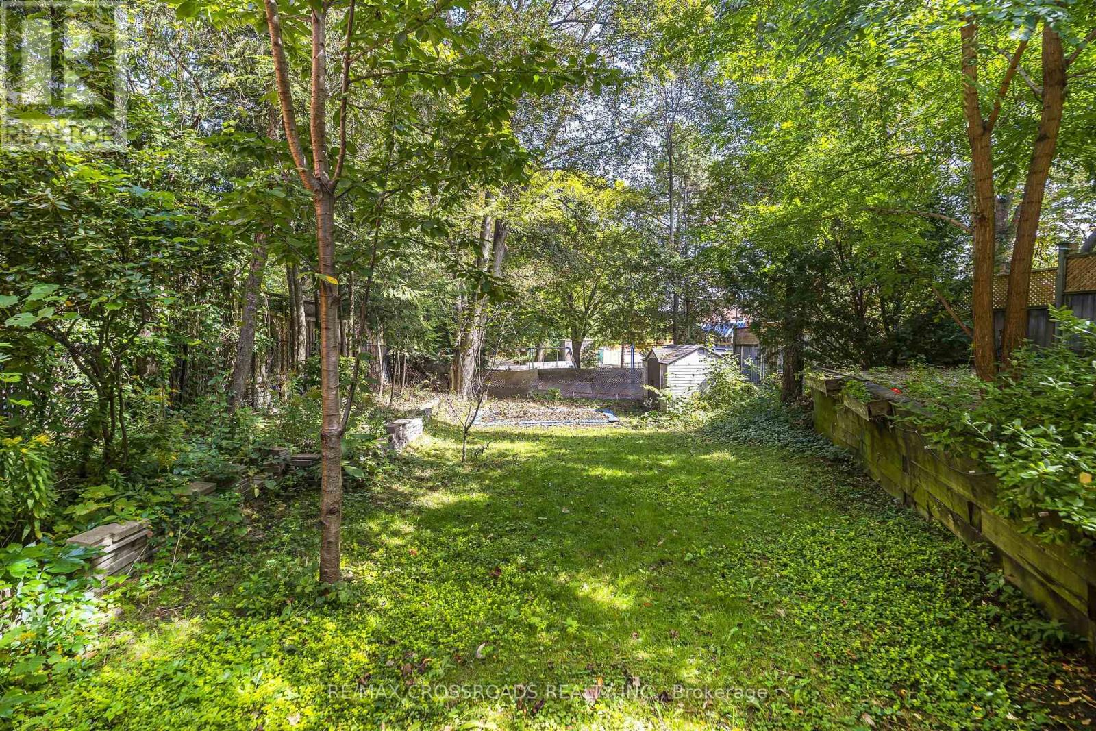 19 STRATHGOWAN CRESCENT - 32