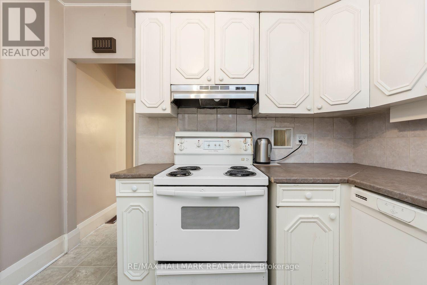 Photo of 48 CHATSWORTH DRIVE