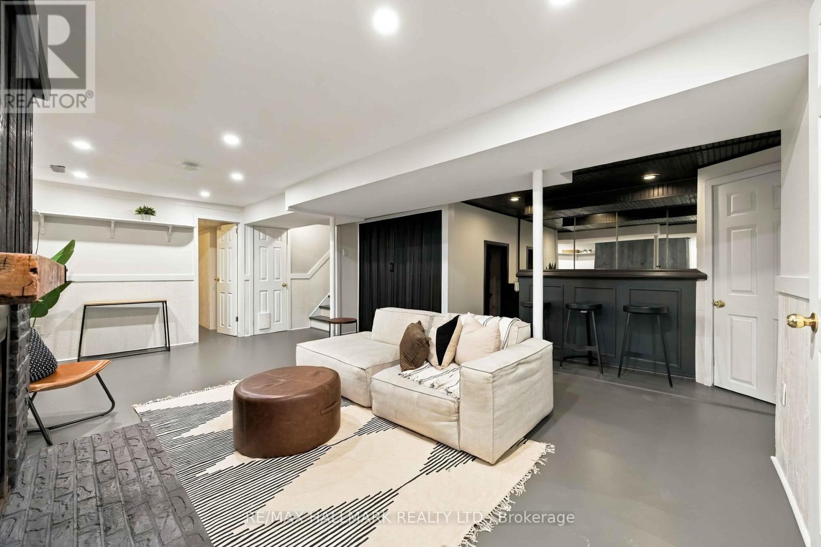 516 CREEKVIEW CIRCLE - Image 33