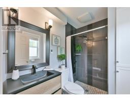 29 Topham Road, Toronto, ON M4B3K3 Photo 14