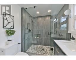 29 Topham Road, Toronto, ON M4B3K3 Photo 20