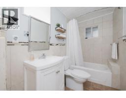 1405 Velvet Road, Gibsons, BC V0N1V0 Photo 28