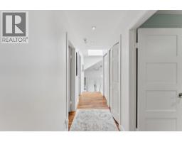 4812 Headland Close, West Vancouver, BC V7W3C2 Photo 16