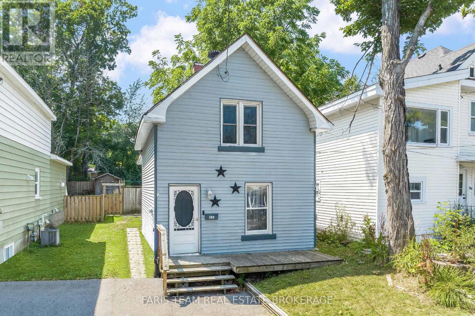 390 MILDRED STREET - 1